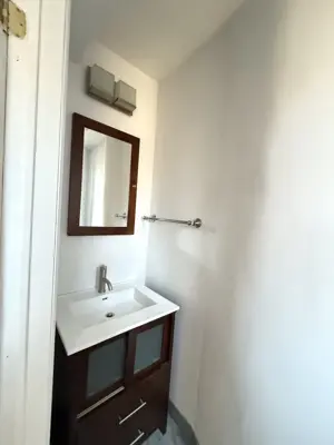 Mirror wall mounting and installation in a NYC apartment